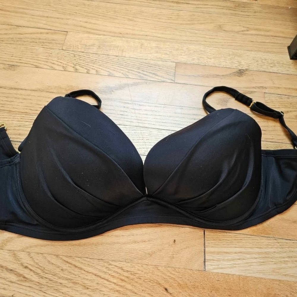 Victoria Secrets Swimsuit Top 38DD